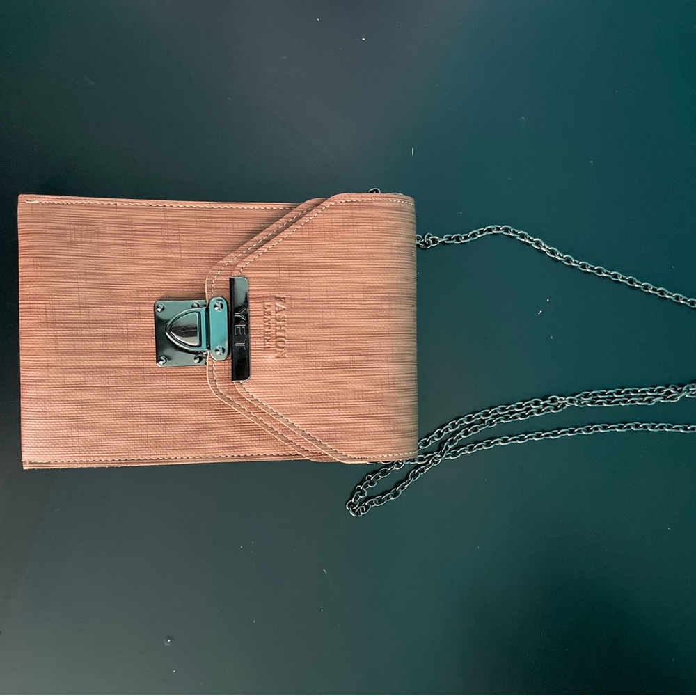 Tan Rectangular Shoulder Bag with Chain Strap and Flap Closure - Picture 3 of 9